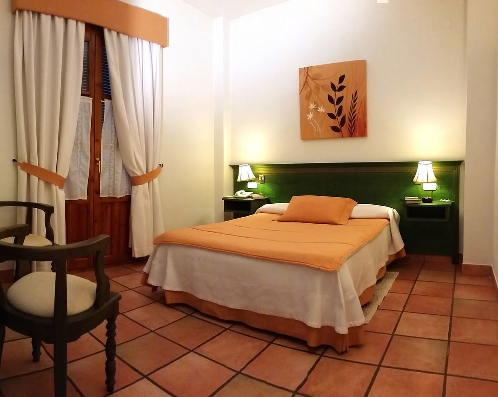 Hotel Los Cerezos モナチル エクステリア 写真